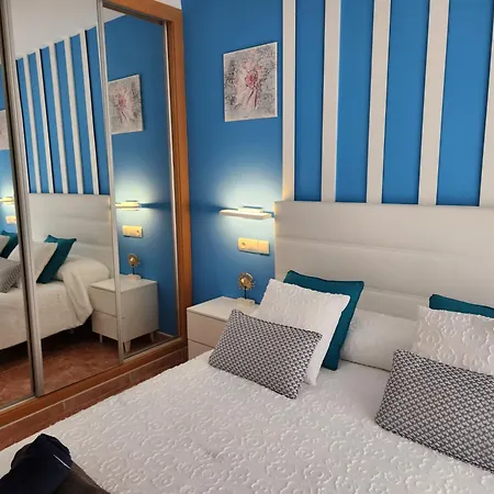 Bajo En Primera Linea De Vera-playa Con Piscina Privada!